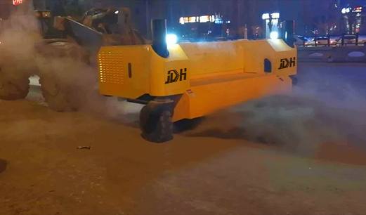 因为有你，这个雪天不在寒冷，除雪保障——半岛web版登录入口为您服务(图1)