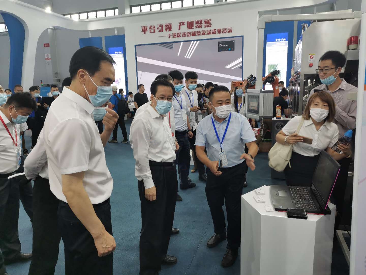 制博会即将落幕,半岛web版登录入口精彩继续(图2) 制博会即将落幕,半岛web版登录入口精彩继续(图2)